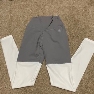 Grey/white Abs2be fitness “scrunch booty leggings”